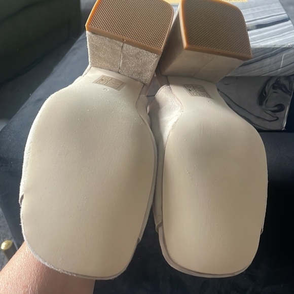 Franco Sarto cream slide sandal block heels 36/6 - Picture 8 of 8